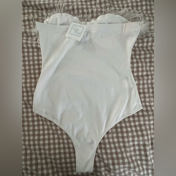 Entro White Feather Bodysuit - Picture 2 of 4